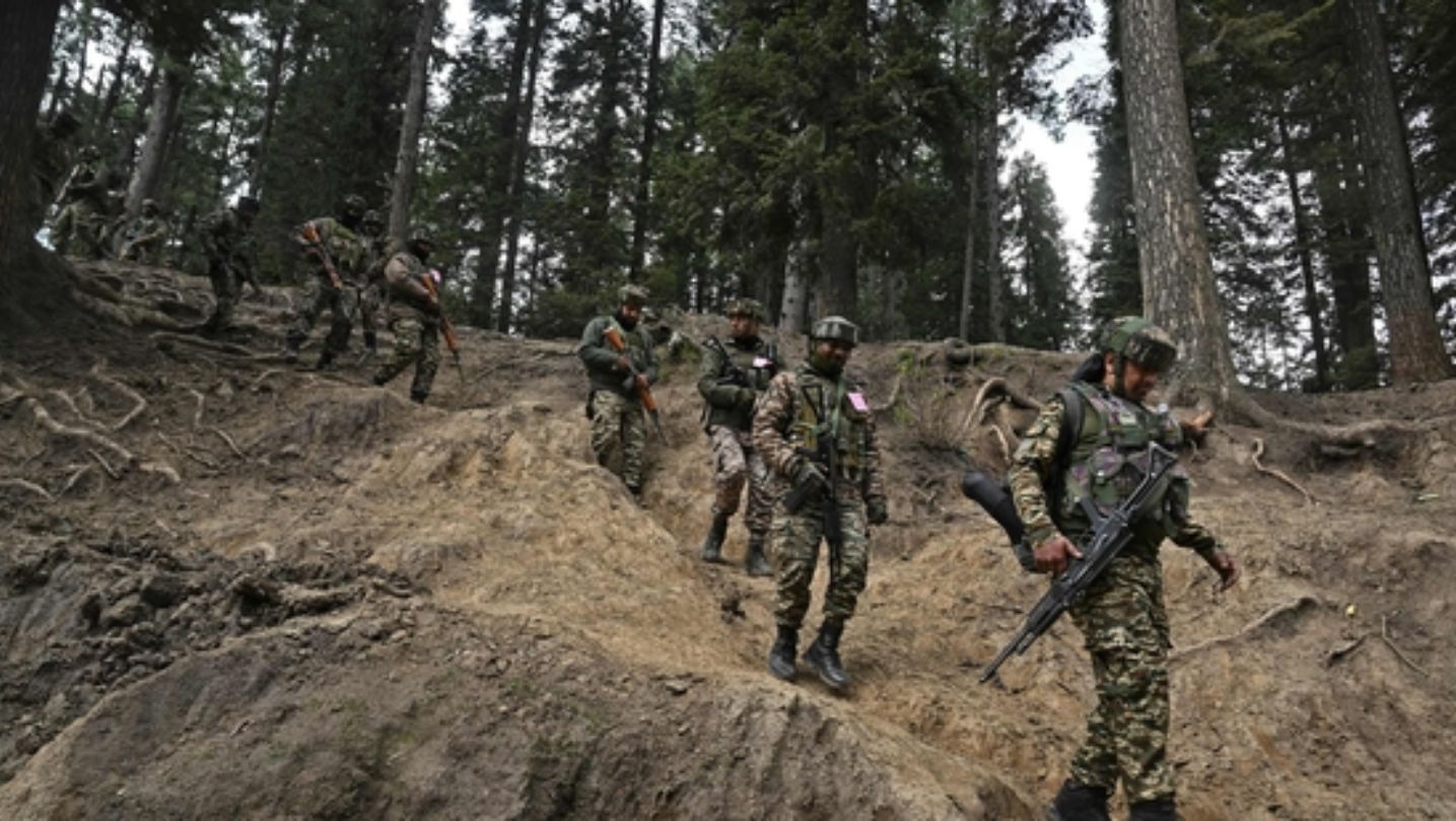 India Pakistan Firing Loc Bandipora Encounter Latest News 25 April