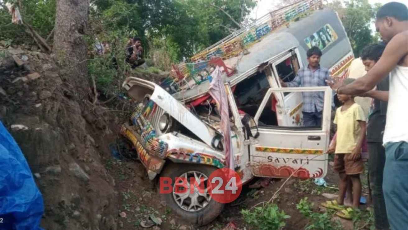 Latehar Speed Accident 2 Dead 10 Injured