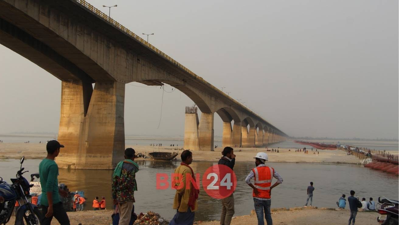 Woman Jumps From Gandhi Setu Patna Family Dispute Rescue